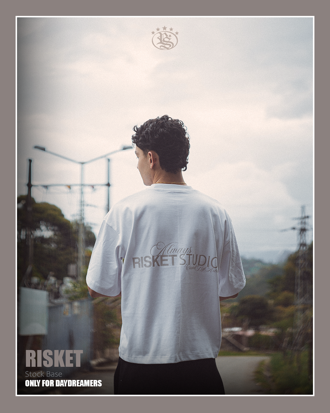 Risket Studio White